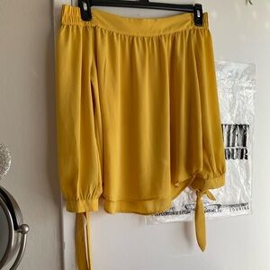 NWT Active USA S long sleeve Yellow off the shoulder Blouse